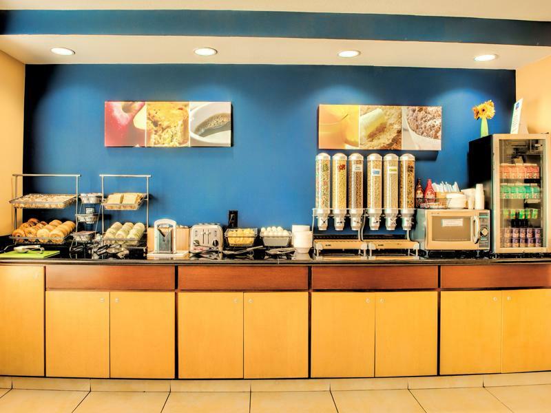 Hotel Fairfield By Marriott Cruces 3*