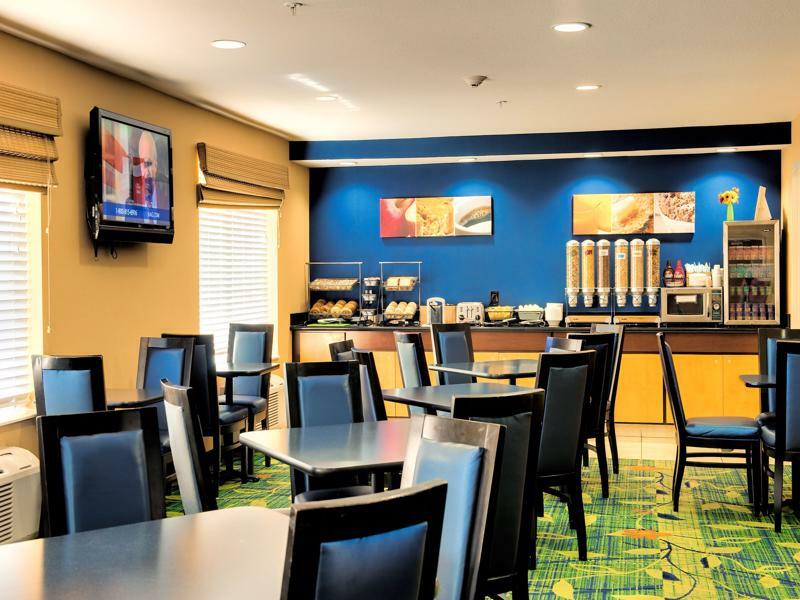 Hotel Fairfield By Marriott Cruces